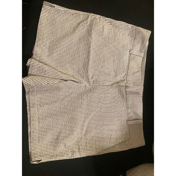 Loft Gray White Striped 6 in. Shorts Size 12 - Picture 1 of 4